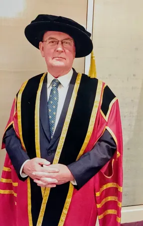 Prof. Dr. Chris Poole-Johnson