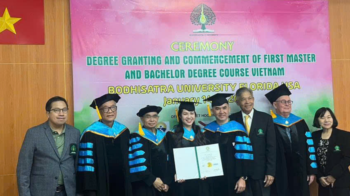 DEGREE GRANTING AND COMMENCEMENT OF FIRST MASTER AND BACHELOR DEGREE COURSE VIETNAM